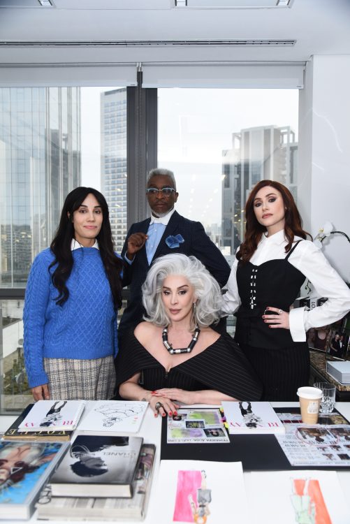 Claudia Raia e elenco do musical O Diabo Veste Prada