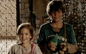 Rita (Mel Maia) e Batata (Bernardo Simões)