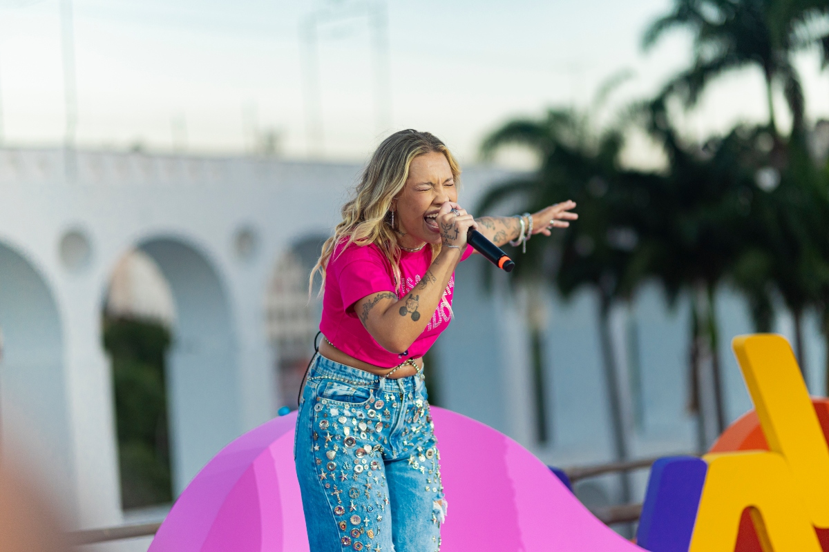 Gica em seu novo projeto audiovisual, “Avisa Quem Duvidou”.