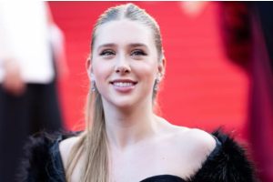 cela lopes em tapete vermelho