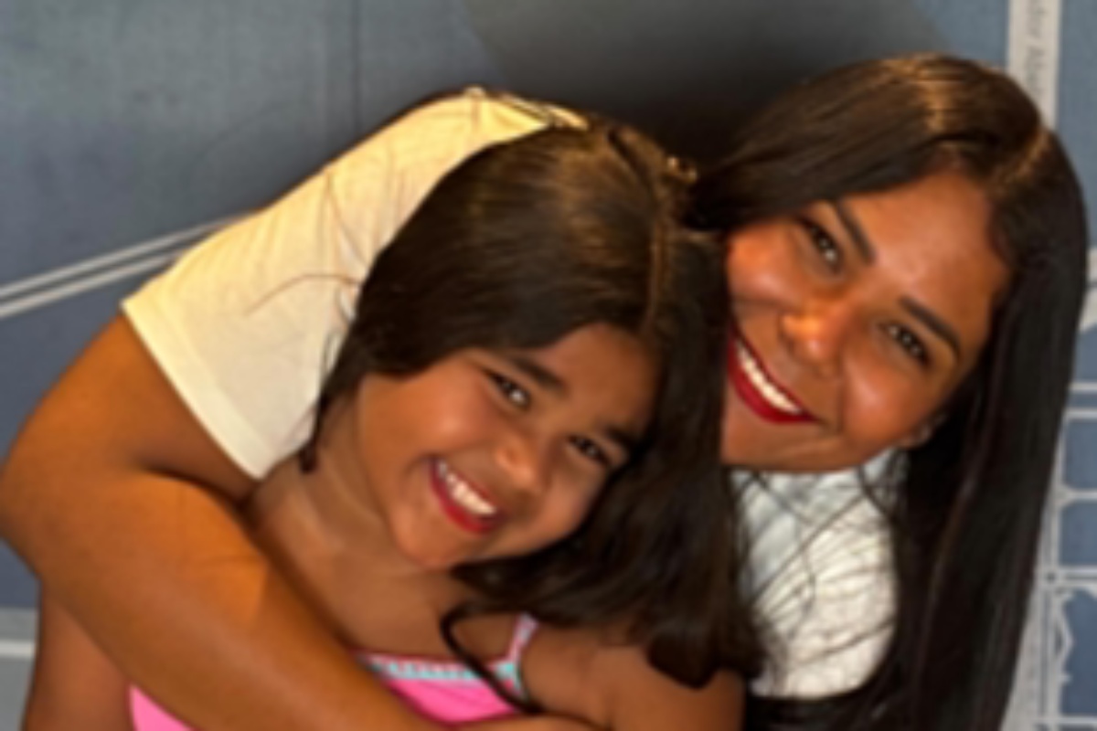 chaiany andrade com a filha