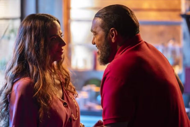 Consuelo (Viviane Araújo) e Misael (Belo)