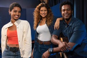 Eduarda (Gabz), Agrado (Isadora Cruz) e Leandro (David Junior) em Coração Acelerado