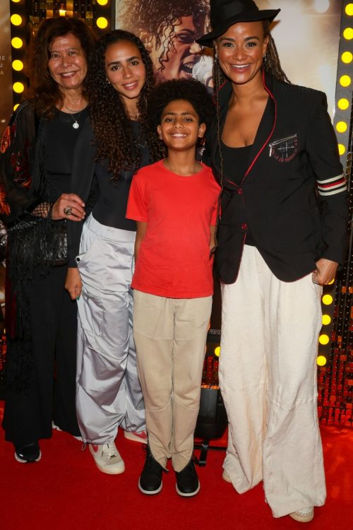 Luciana Mello, os filhos e a a mão, Claudine