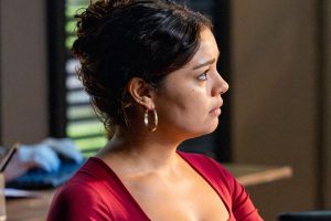 Gerluce (Sophie Charlotte) espantada em Três Graças