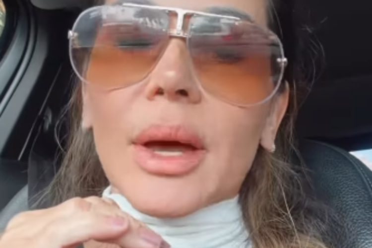 isabele benito, apresentadora do sbt, no carro