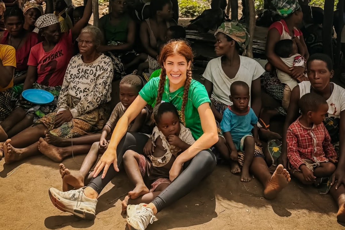 Jaquelline em ação humanitária na África