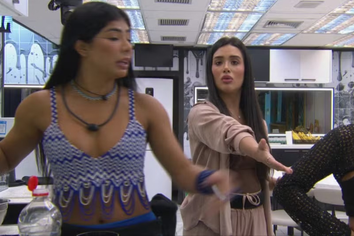 Jordana e Marciele discutem na xepa