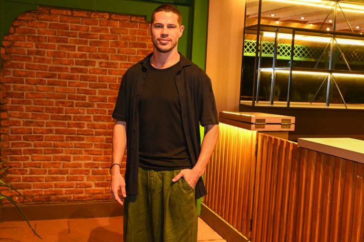 José Loreto na reestreia da peça Choque