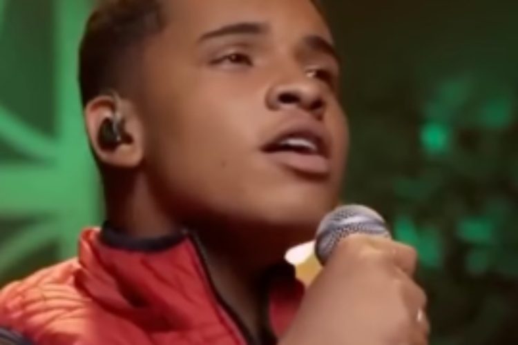 kaiky mello cantando