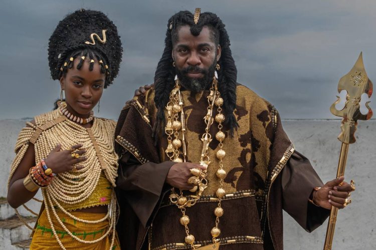 Jendal (Lázaro Ramos) e sua filha Kênia (Nikolly Fernandes) em 'A Nobreza do Amor'