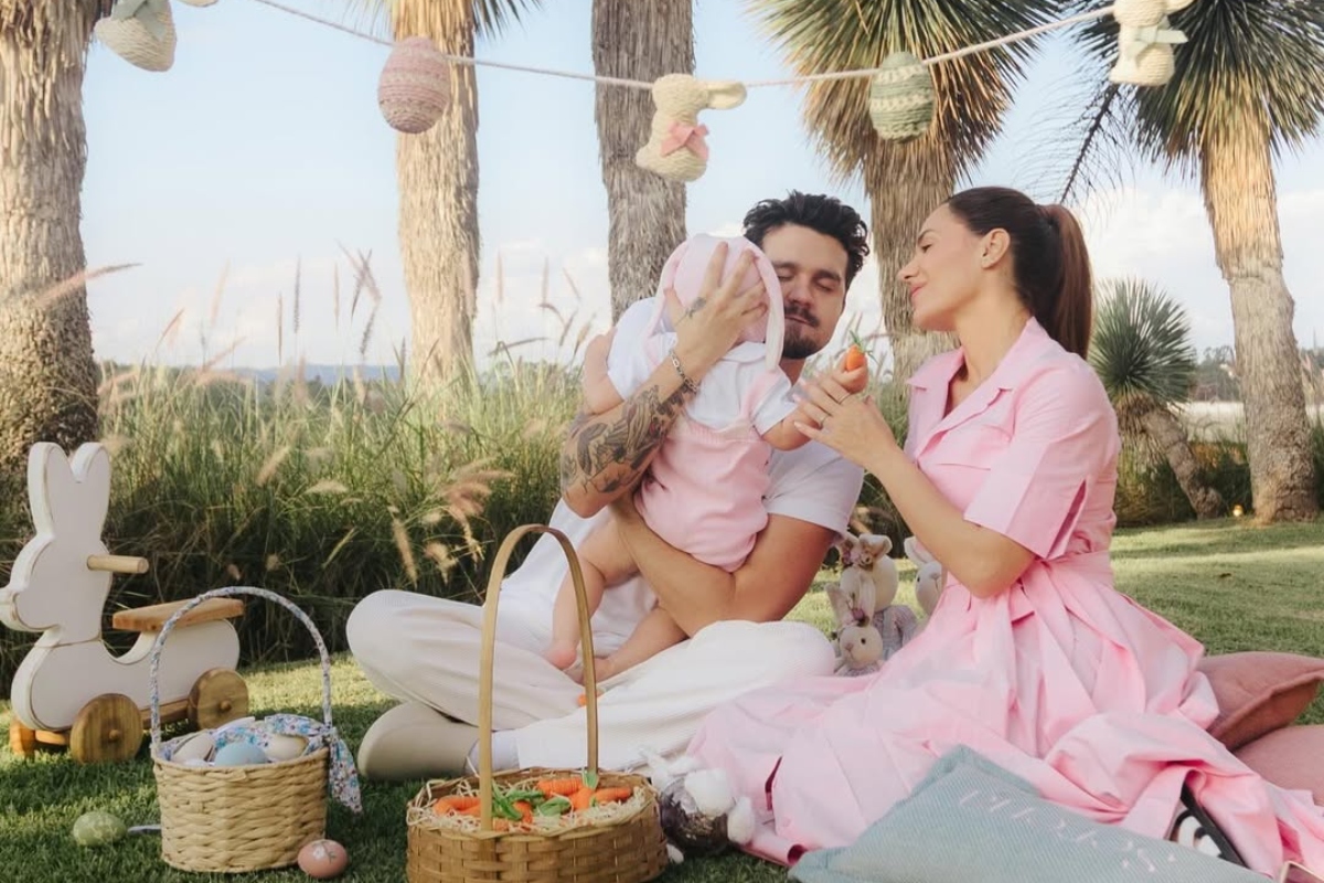 Luan Santana, Jade Magalhães e a filha do casal, Serena