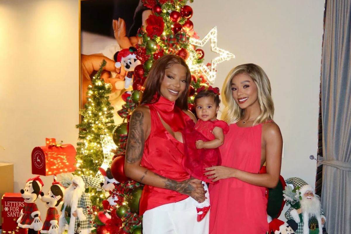 Ludmilla e Brunna Gonçalves com a filha