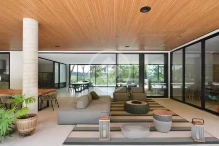 Mansão de Zé Felipe