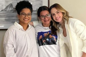 Milena com a mãe, Neide Moreira, e Ana Paula Renault