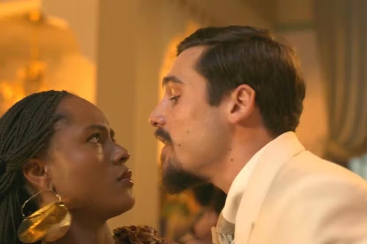 Alika (Duda Santos) e Mirinho (Nicolas Prattes) em A Nobreza do Amor