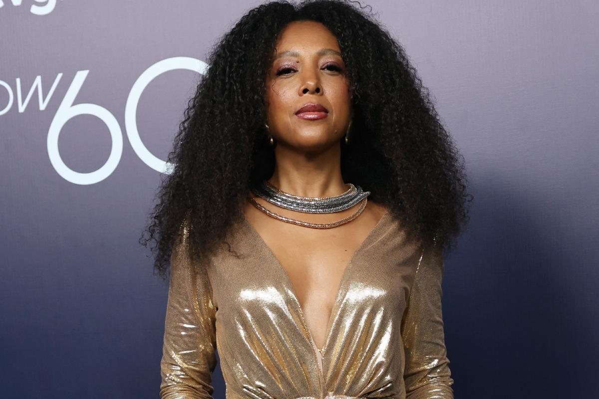 negra li séria com look de gala em evento da globo