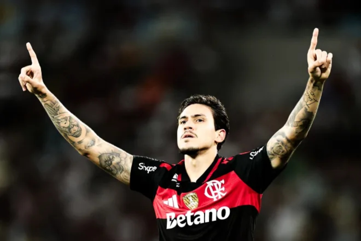 Pedro comemora o gol