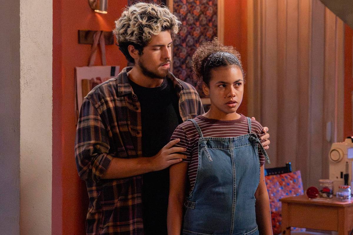 Raul (Paulo Mendes) e Joélly (Alana Cabral) em 'Três Graças'