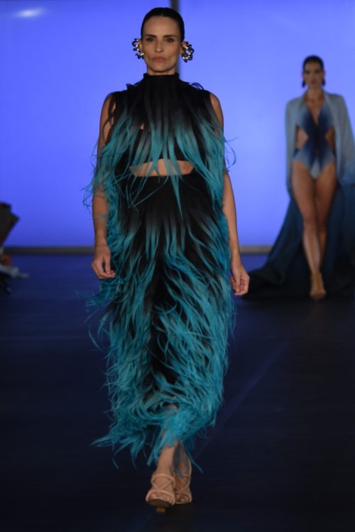 Fernanda Tavares na passarela da Lenny Niemeyer  