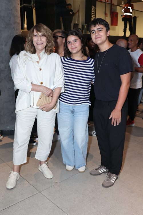 Renata Sorrah e os netos, Betina e Miguel 