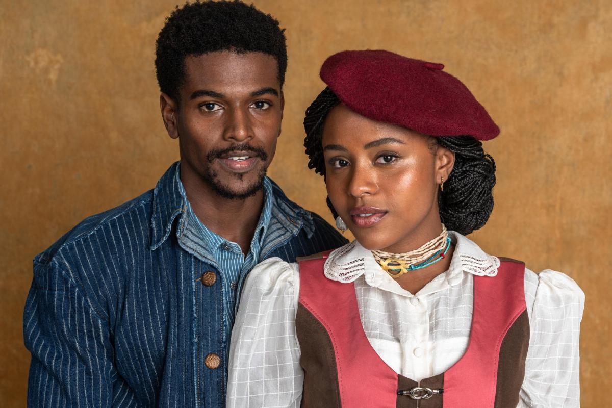 Tonho (Ronald Sotto) e Lúcia/Alika (Duda Santos) em 'A Nobreza do Amor'