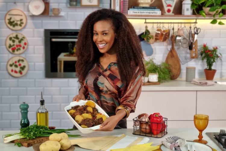 Sol Vega ensina uma receita de costela