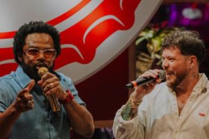 xande de pilares e ferrugem cantando juntos