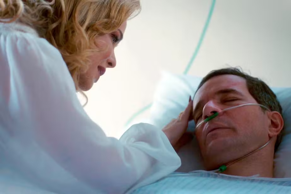 Zilá (Leandra Leal) e Alaorzinho (Daniel de Oliveira)