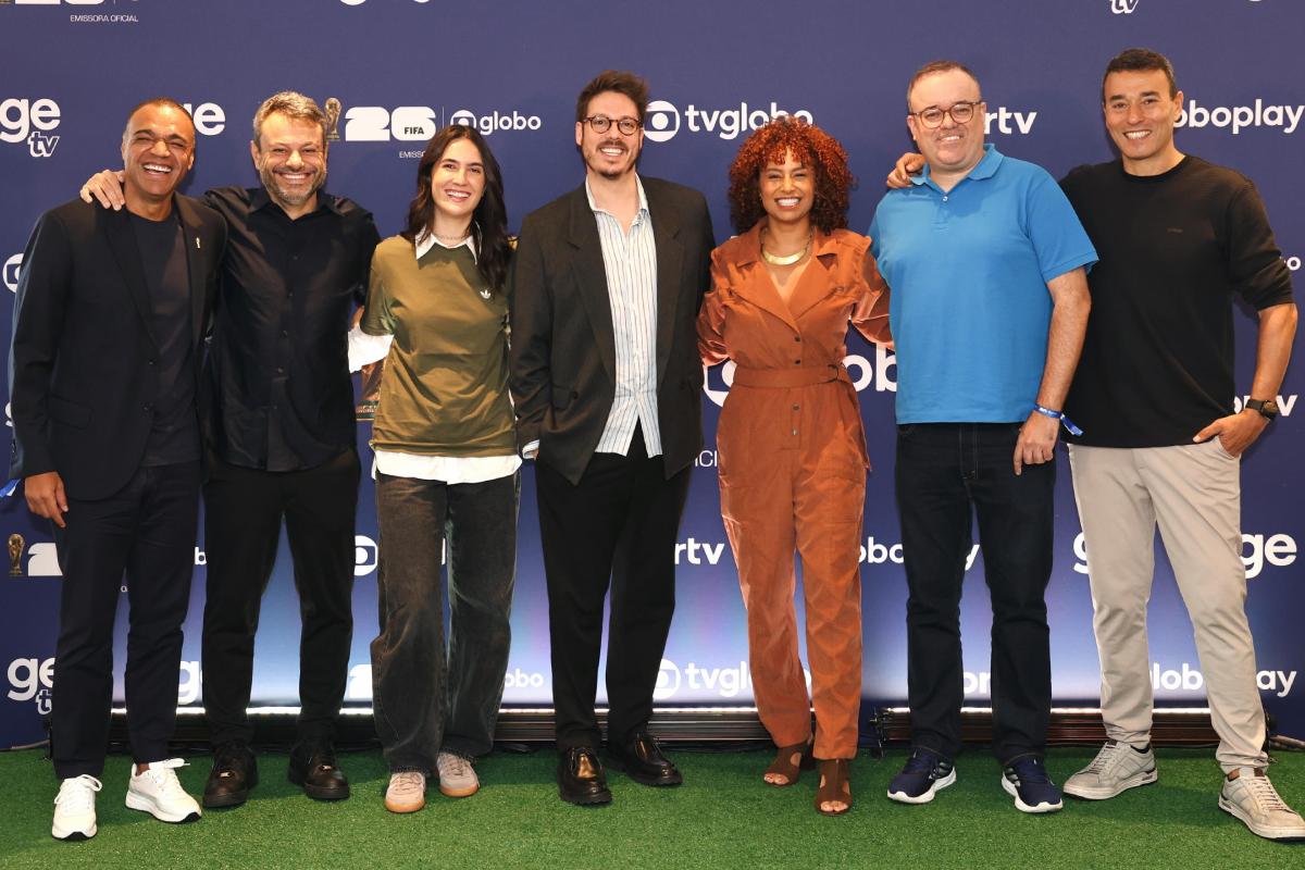 Denilson, Eric Faria, Mariana Spinelli, Porchat, Karine Alves, Everaldo Marques e Rizek em evento da Globo sobre a Copa do Mundo 2026