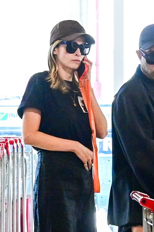 Ana Paula Renault no aeroporto