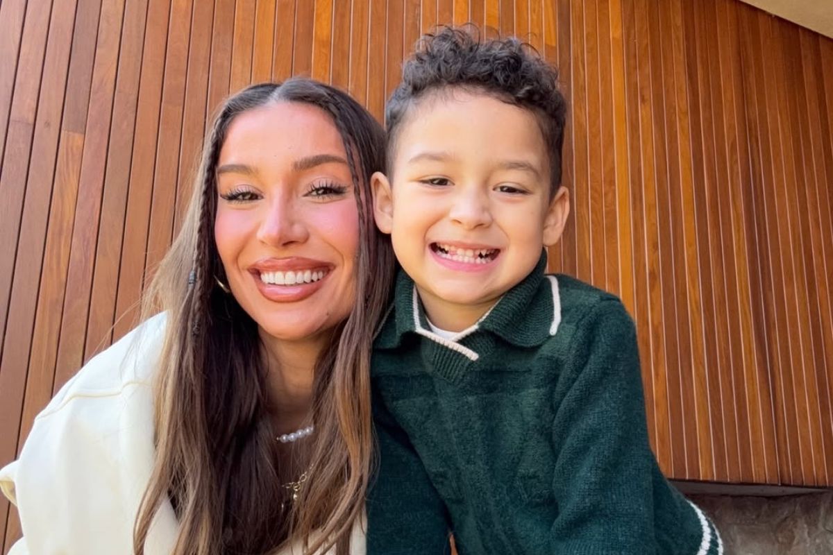 Bianca Andrade com o filho Cris