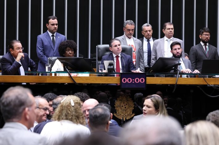 Câmara aprova fim da escala 6 x 1