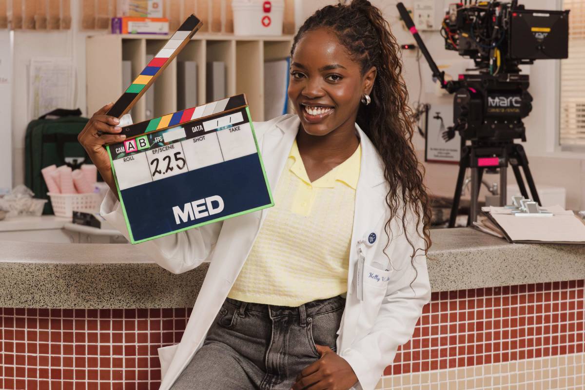 Clara Moneke nos bastidores de MED