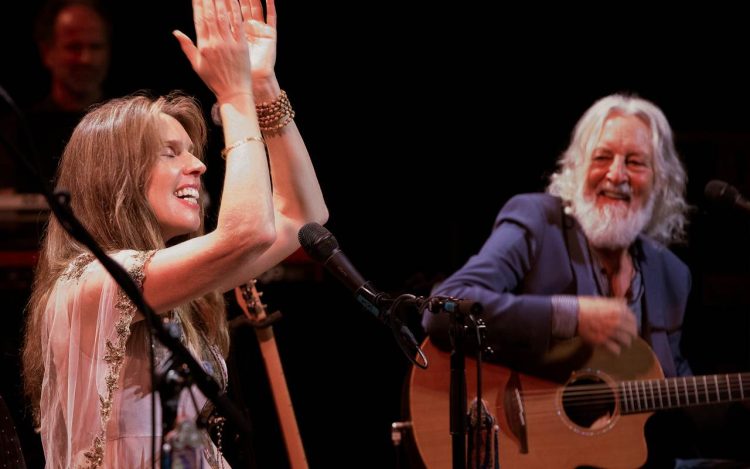 Deva Premal & Miten fazem show em SP