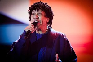 Djavan realiza show de 50 anos de carreira