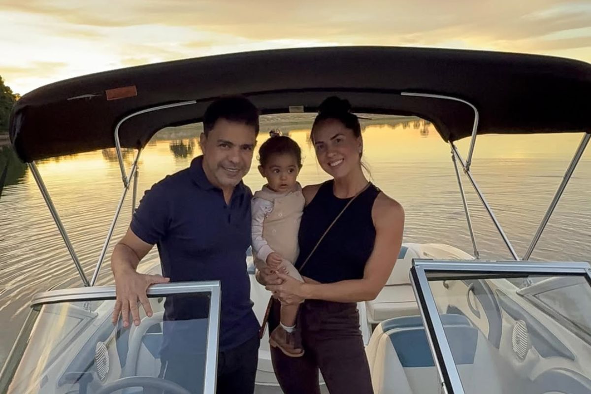 Graciele Lacerda e Zezé Di Camargo com Clara