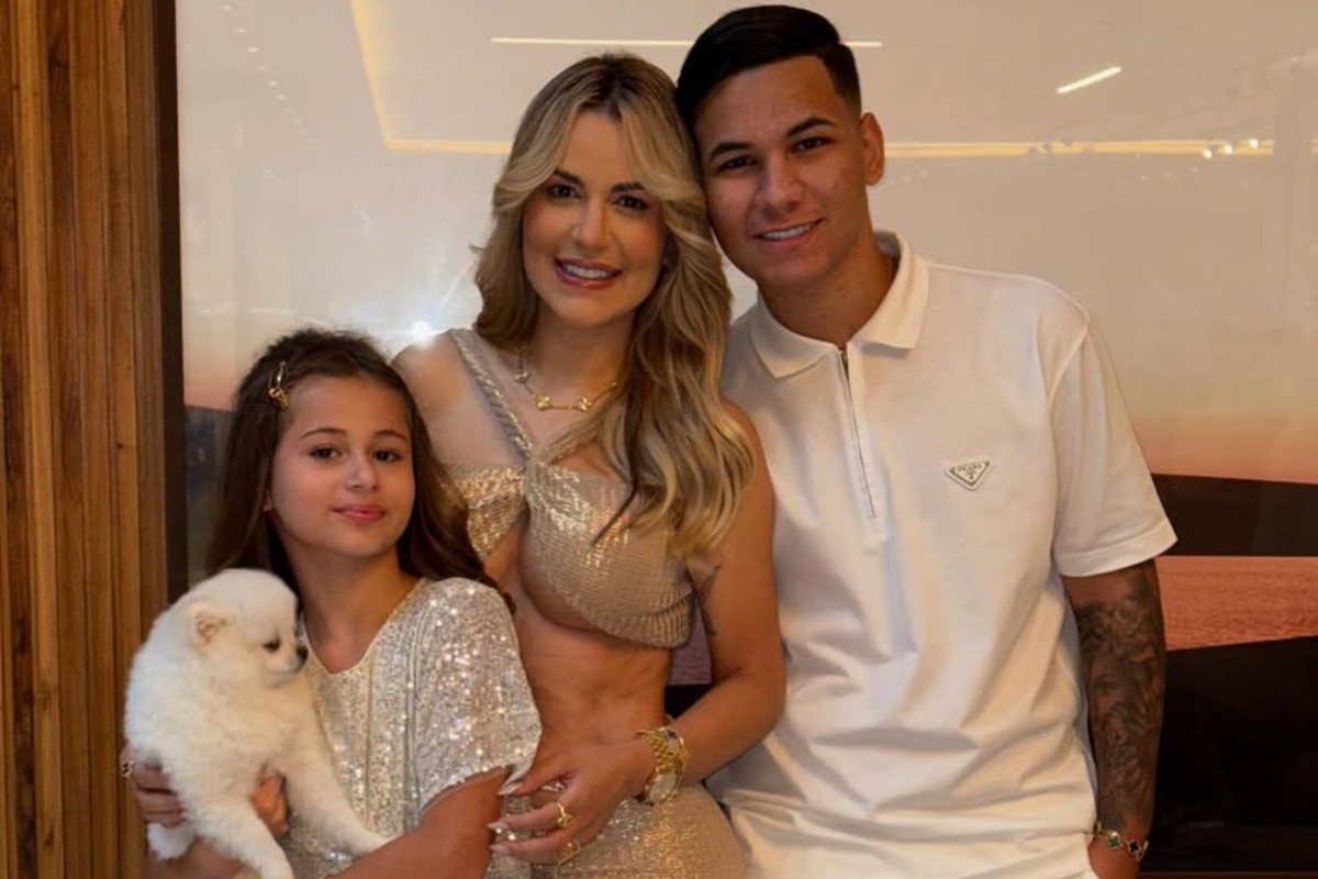 kayky bezerra com mãe, deolane, e a irmã, valentina