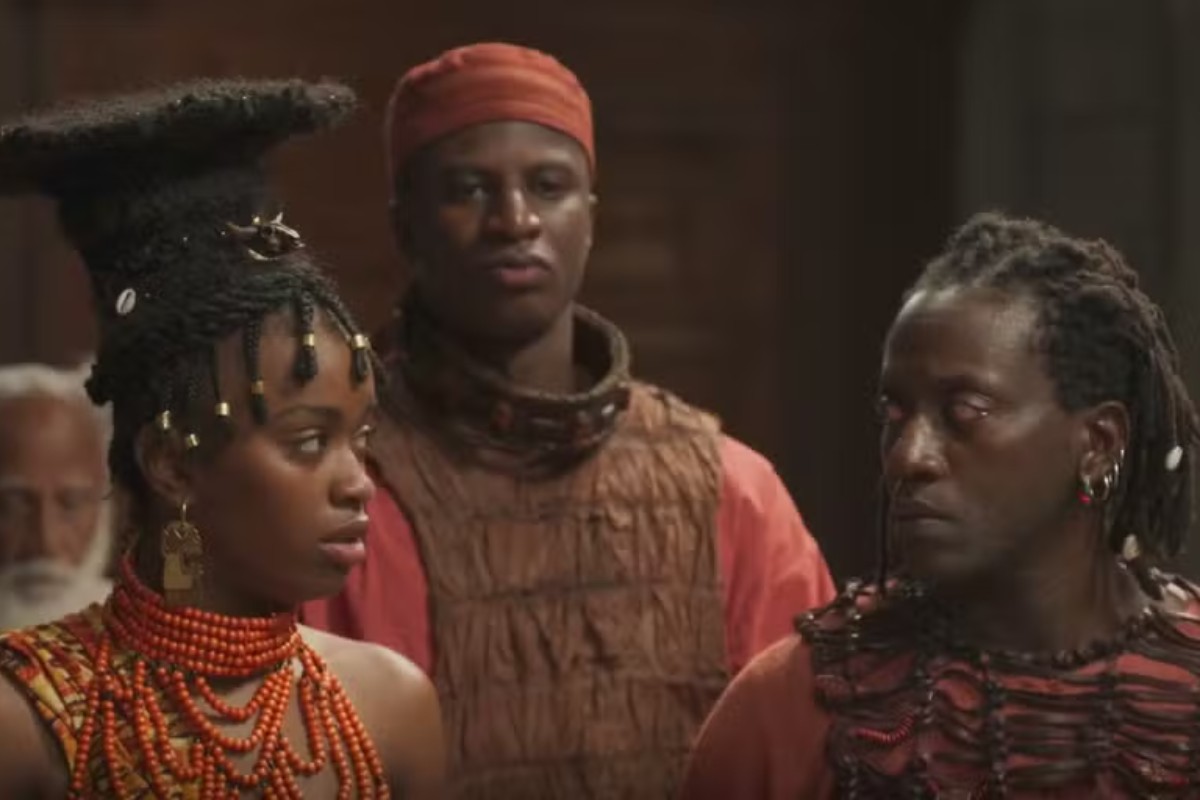 Kênia (Nykolly Fernandes) enfrenta Jendal (Lázaro Ramos) por Dumi (Licínio Januário) em "A Nobreza do Amor"