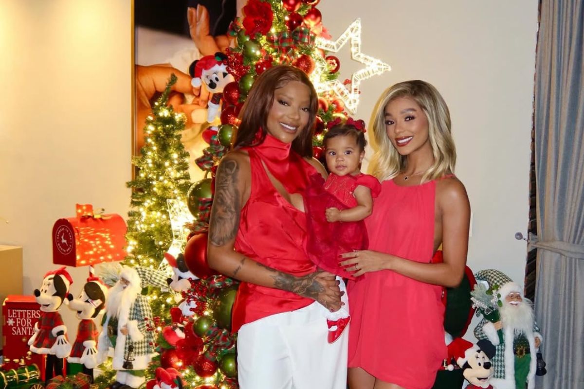 Ludmilla e Brunna Gonçalves com a filha Zuri