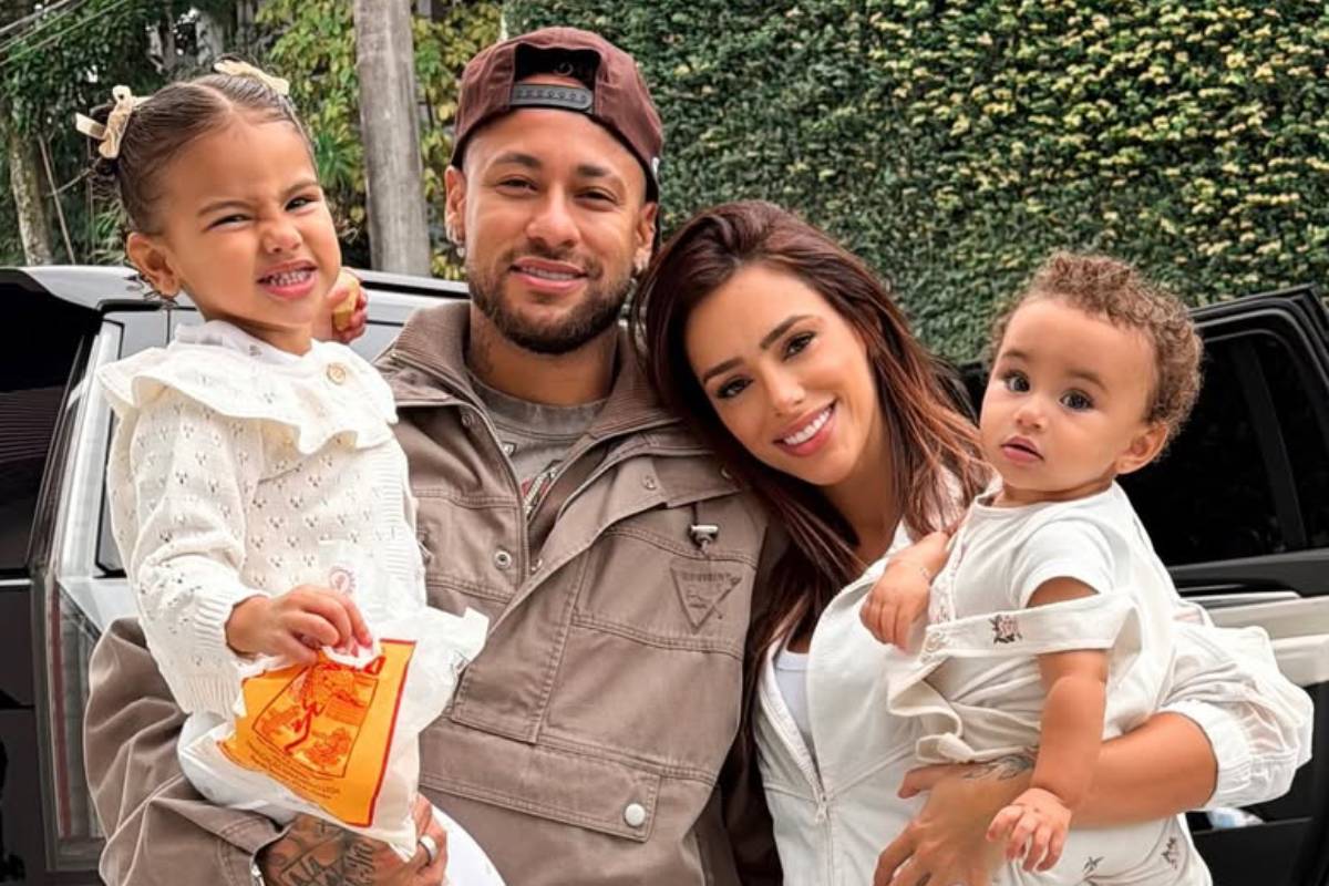 neymar com as filhas e bruna biancardi