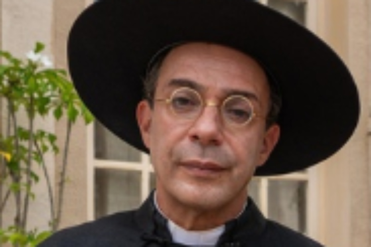 Padre Viriato (Marcelo Médici) em A Nobreza do Amor