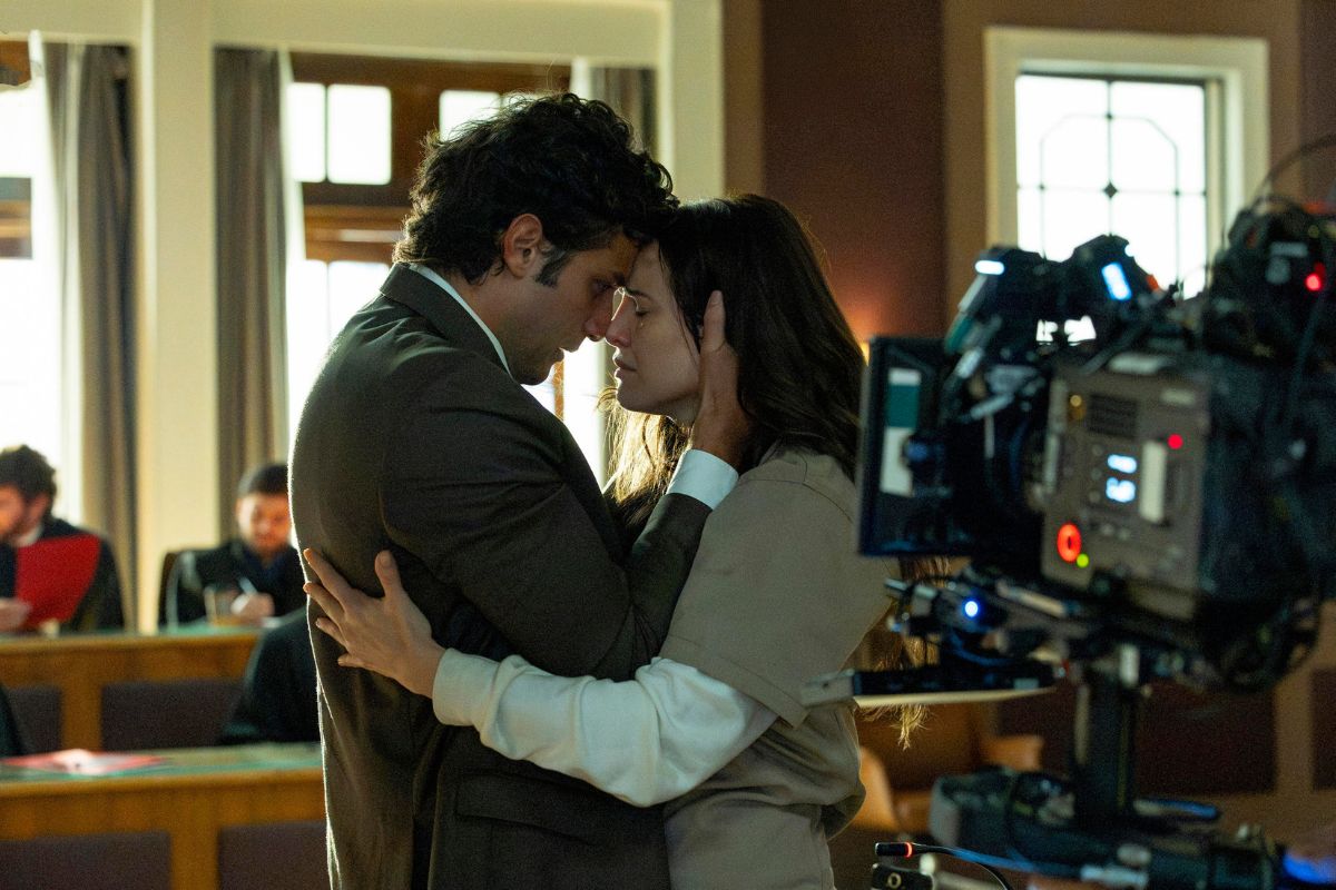 Adriana (Letícia Colin) e Pedro (Chay Suede) em Quem Ama Cuida