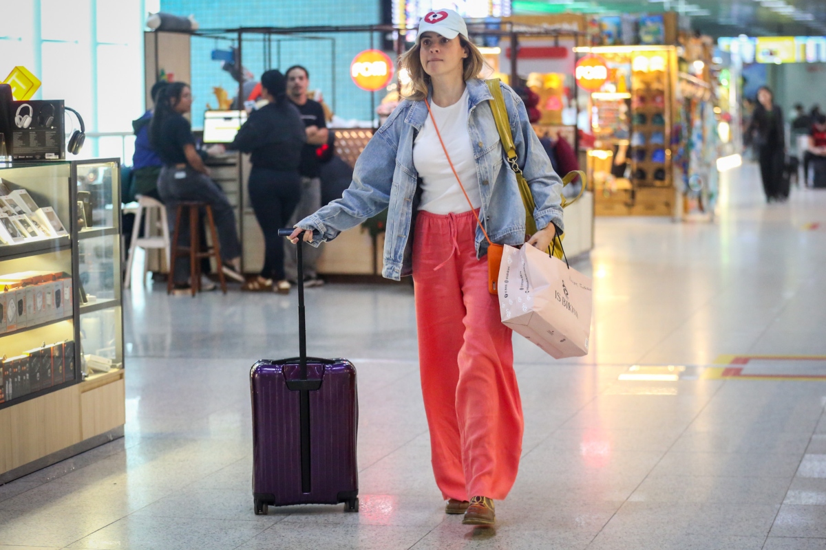 Ana Paula Renault no aeroporto