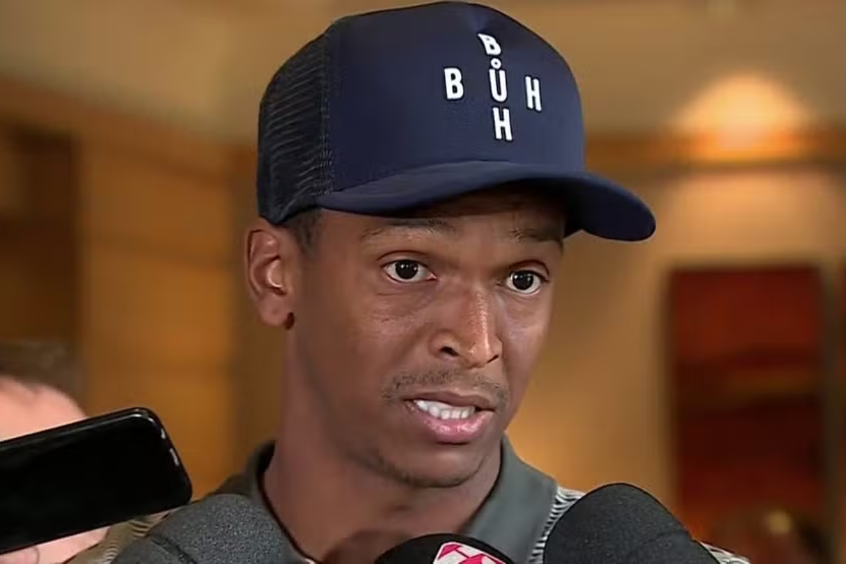 Ex-Corinthians Jô é preso por pensão alimentícia em boate de BH