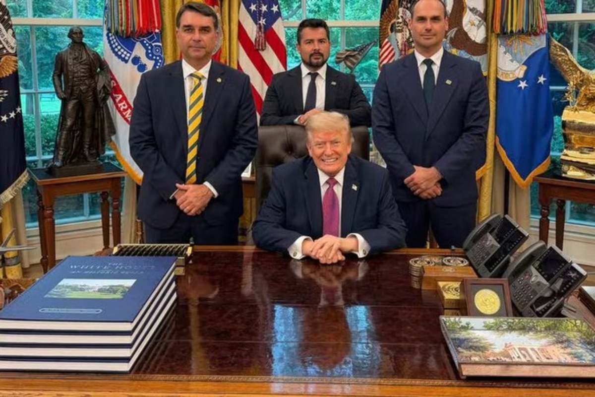 Eduardo e Flávio Bolsonaro visitaram Donald Trump
