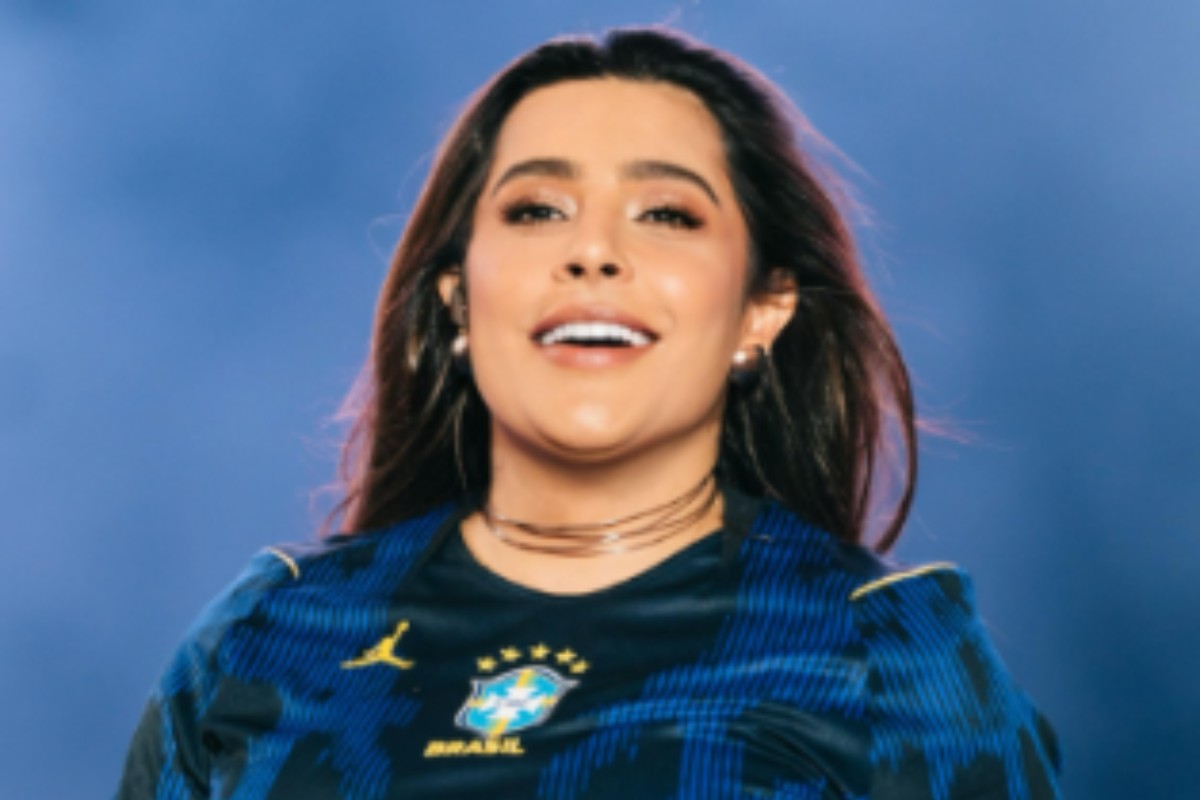 lauana prado com camiseta do brasil