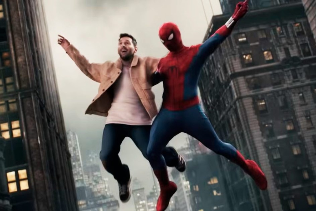 Messi sobrevoa NY com o Homem Aranha