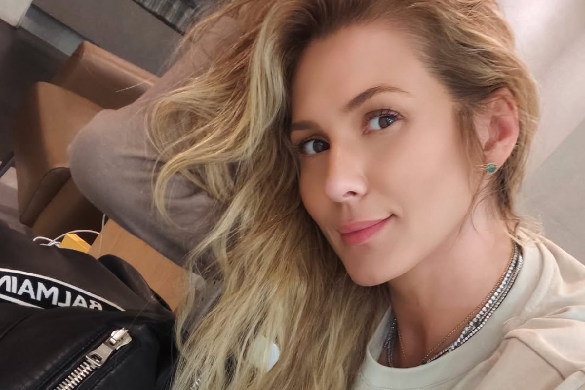 livia andrade viajando