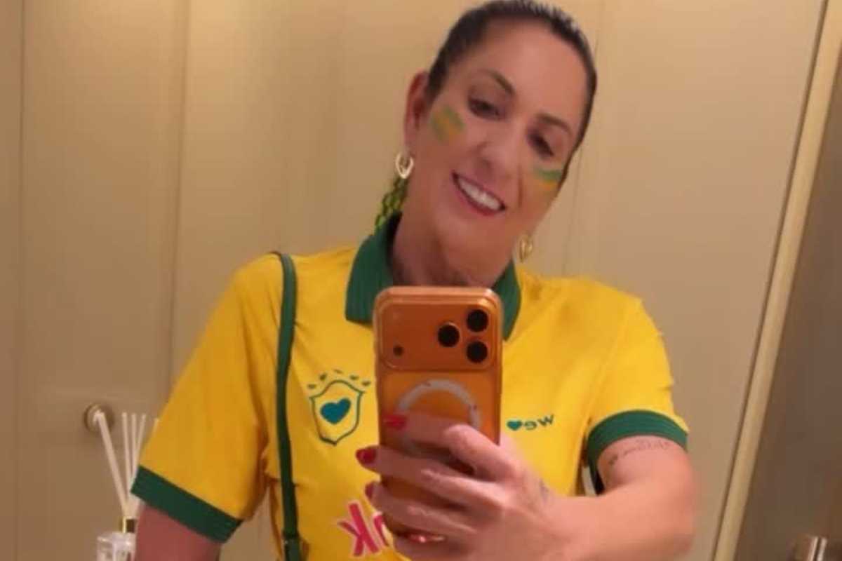 margareth serrão em selfie de torcida pela seleção brasileira